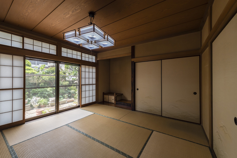 3階建て木ノベーションの小さなお家